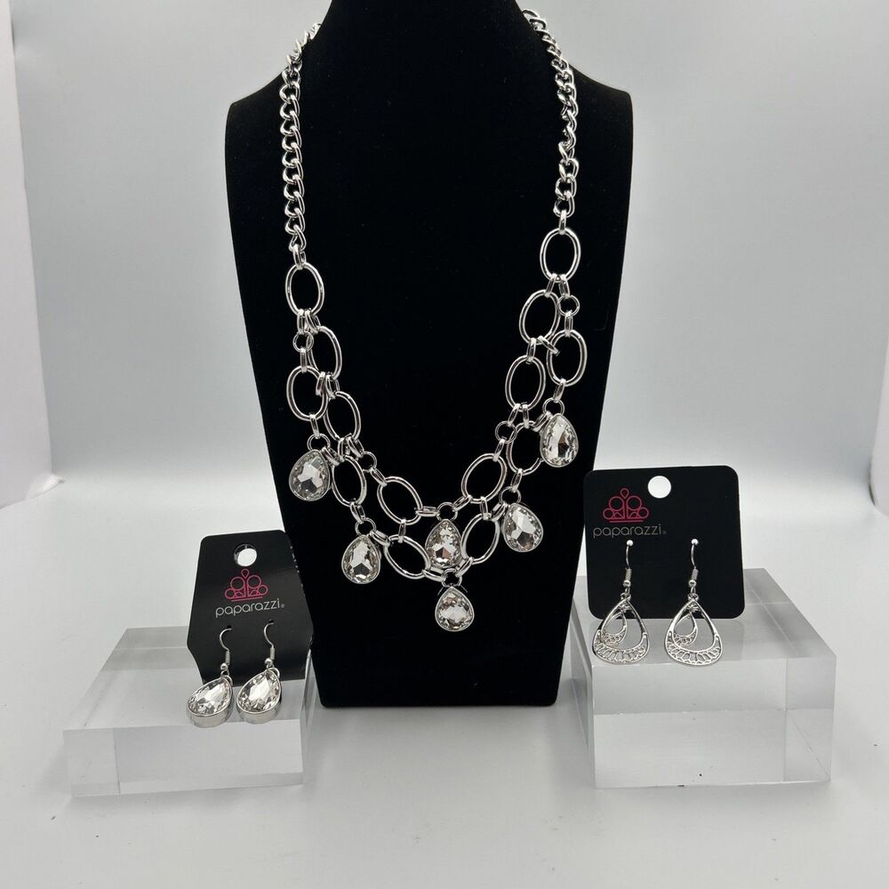 Paparazzi Stopping Shimmer White Blockbuster Necklace Set + REIGNed Out Earrings